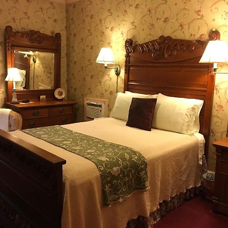 Bed and Breakfast 1868 Crosby House Brattleboro Esterno foto