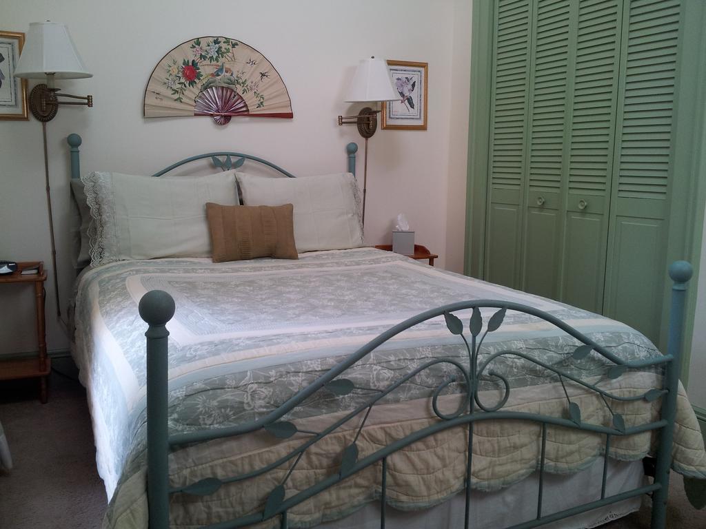 Bed and Breakfast 1868 Crosby House Brattleboro Esterno foto