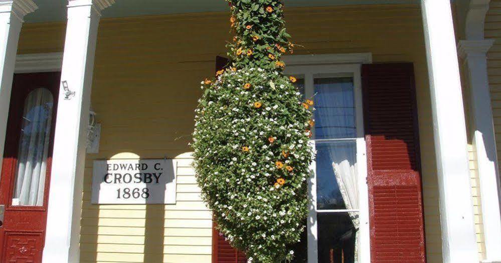 Bed and Breakfast 1868 Crosby House Brattleboro Esterno foto