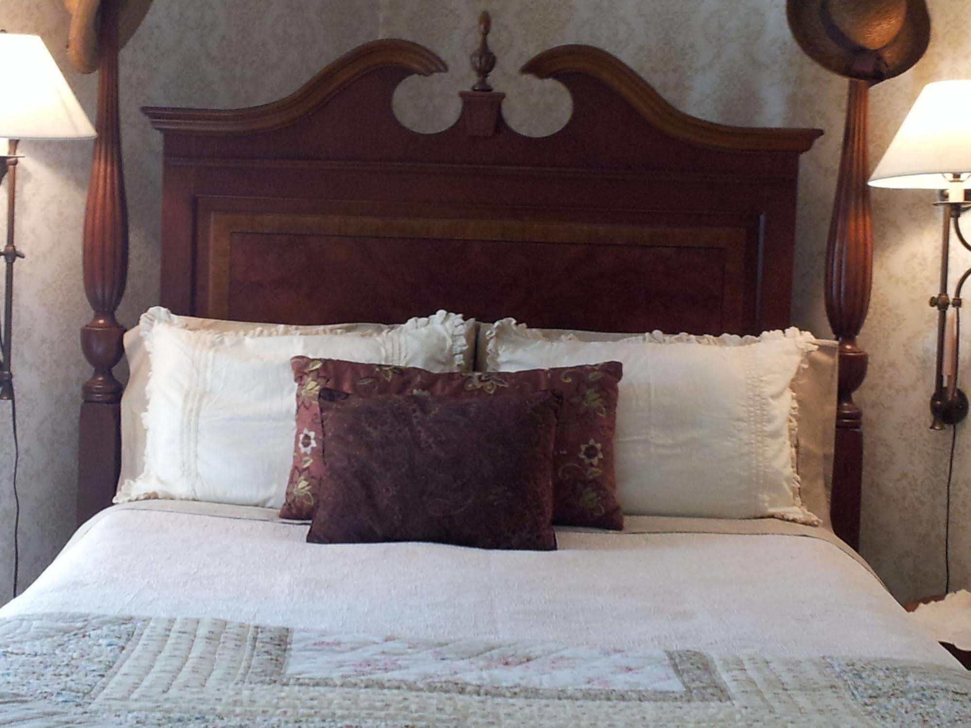 Bed and Breakfast 1868 Crosby House Brattleboro Esterno foto